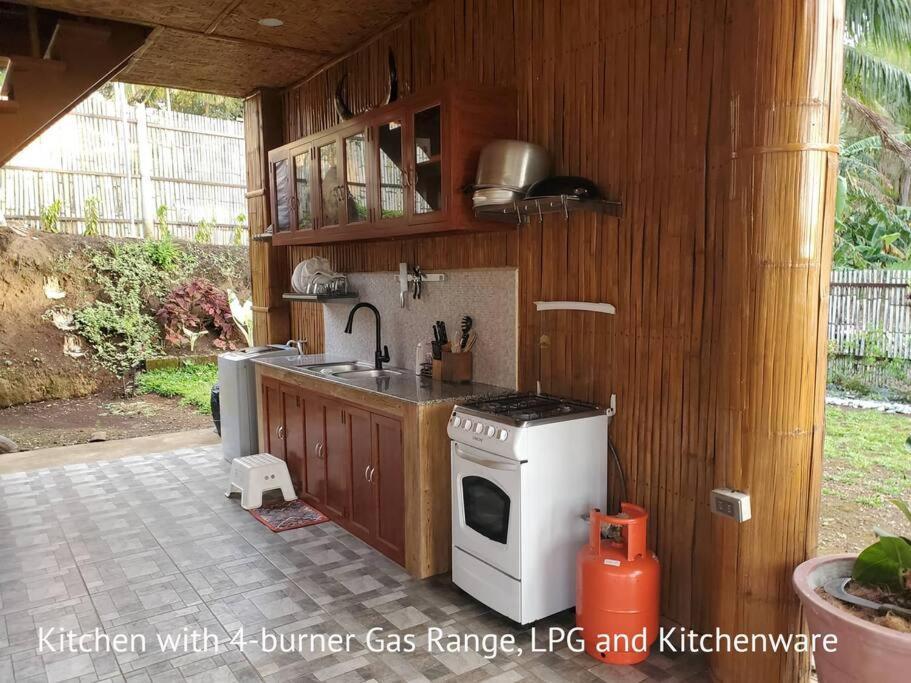 따가이따이 Modern Bahay Kubo In A Farm Near Tagaytay 빌라 외부 사진