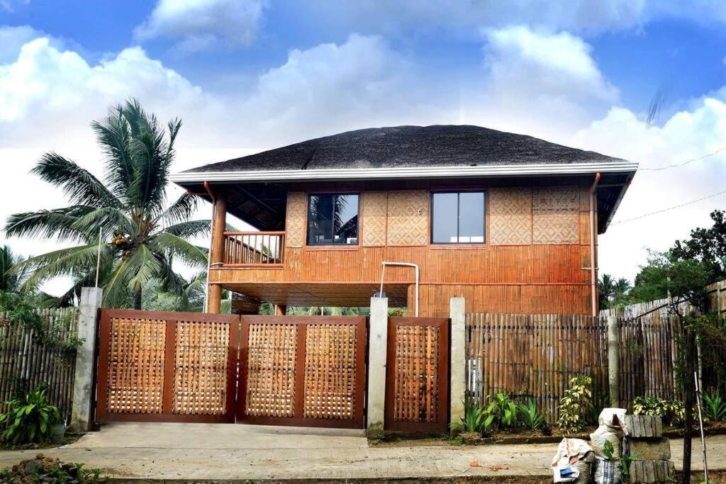 따가이따이 Modern Bahay Kubo In A Farm Near Tagaytay 빌라 외부 사진